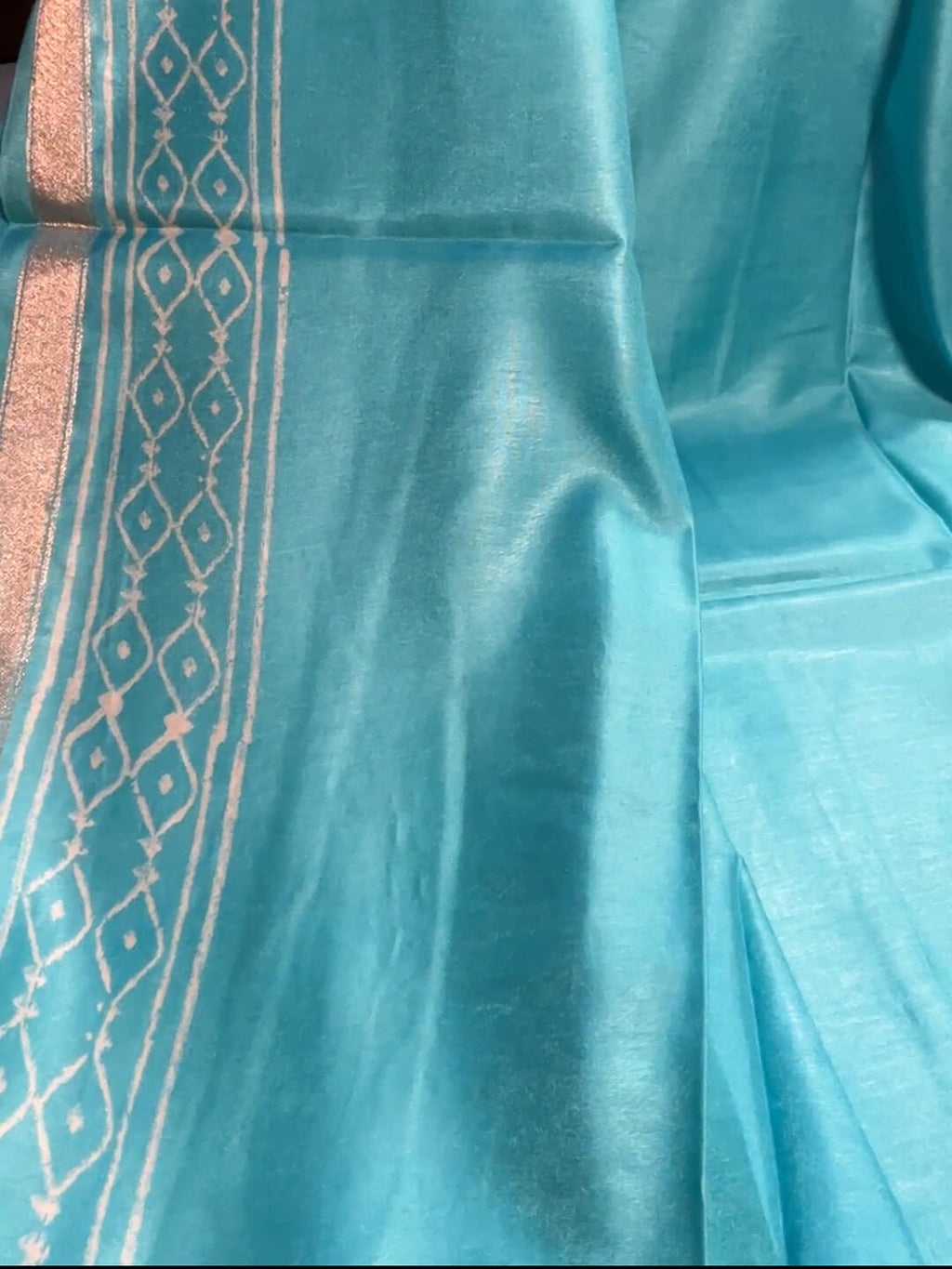 LIGHT BLUE FLORAL CREPE SIK SAREE