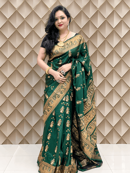 Green Kanjeevaram Silk Saree with Intricate Motifs & Beautiful Pallu