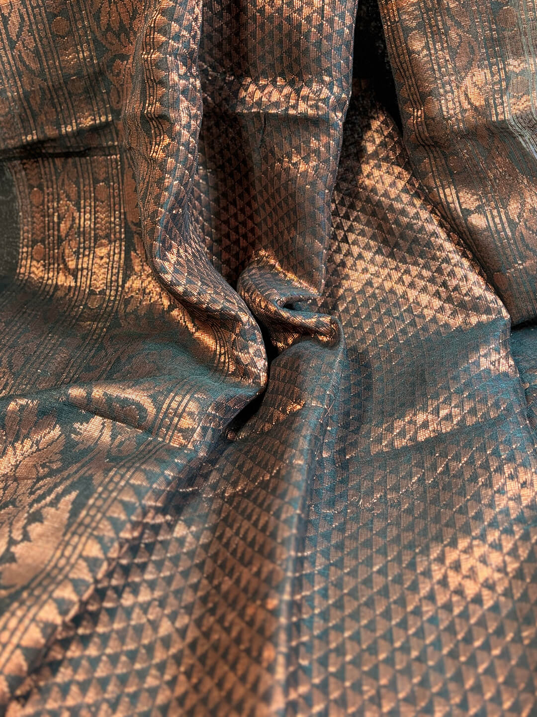 BLACK LINEN ZARI SAREE