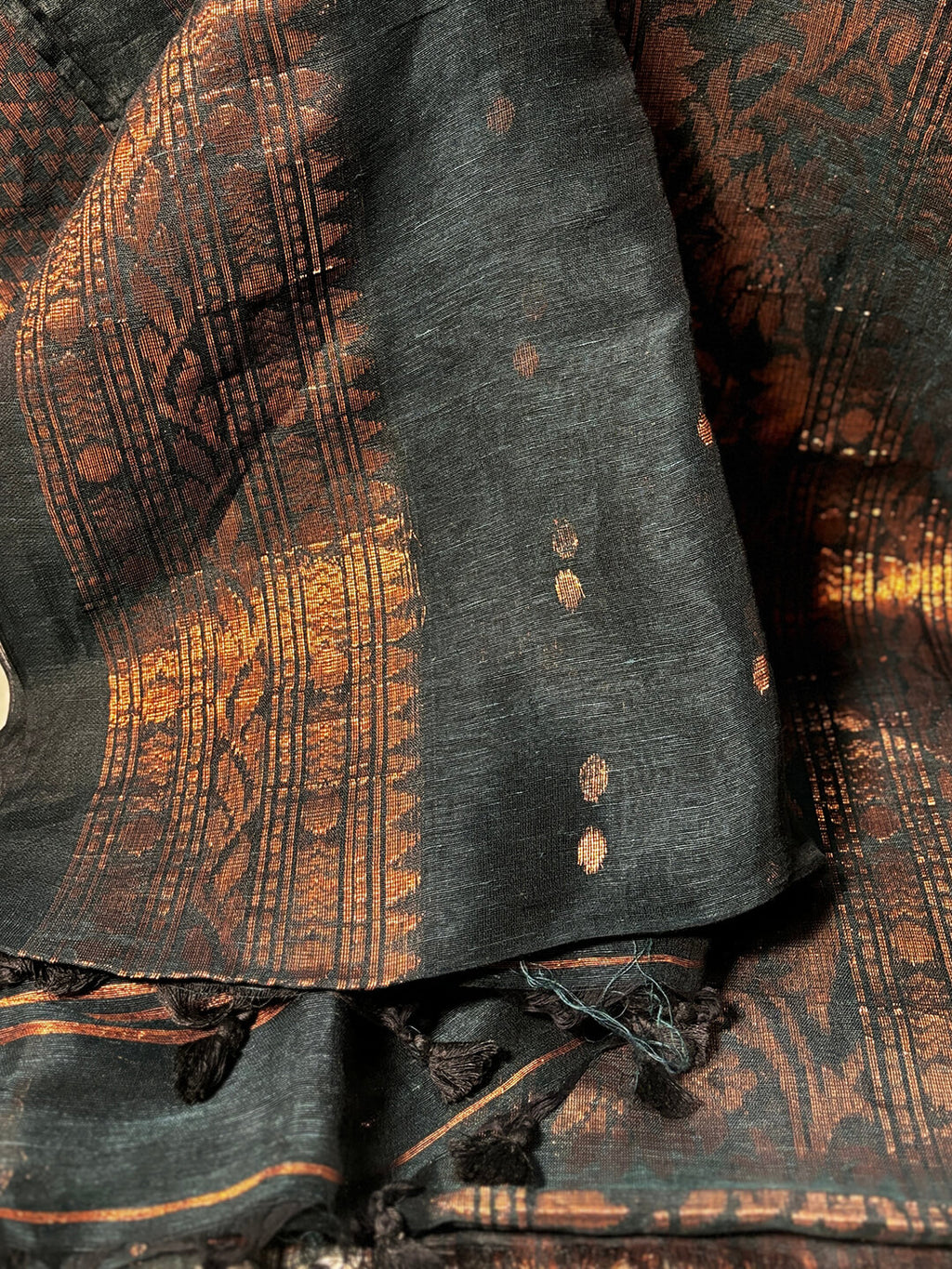 BLACK LINEN ZARI SAREE