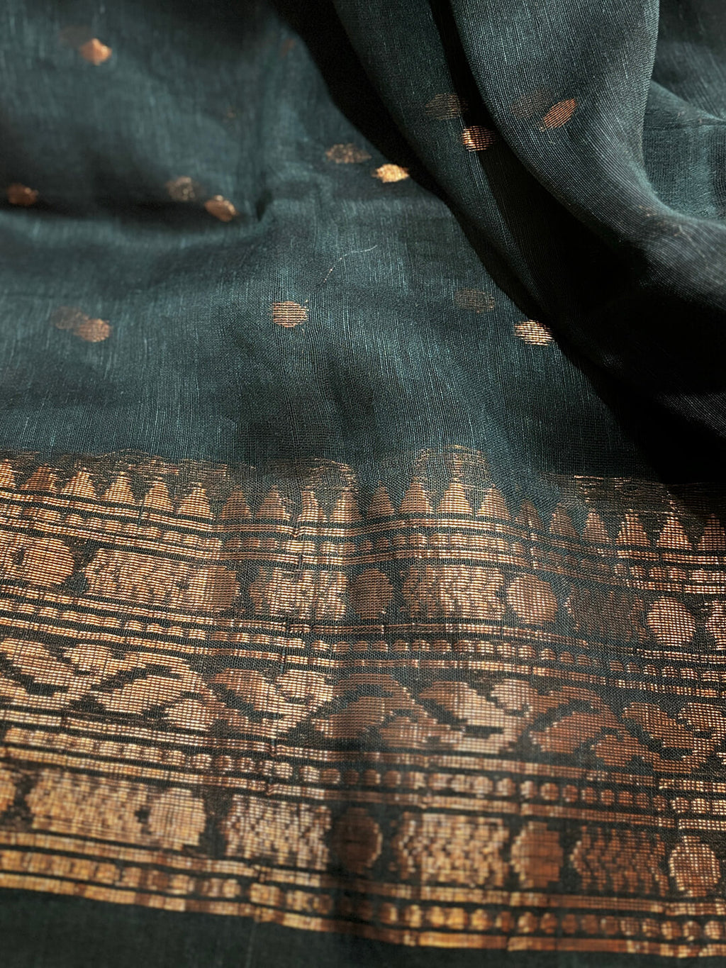 BLACK LINEN ZARI SAREE