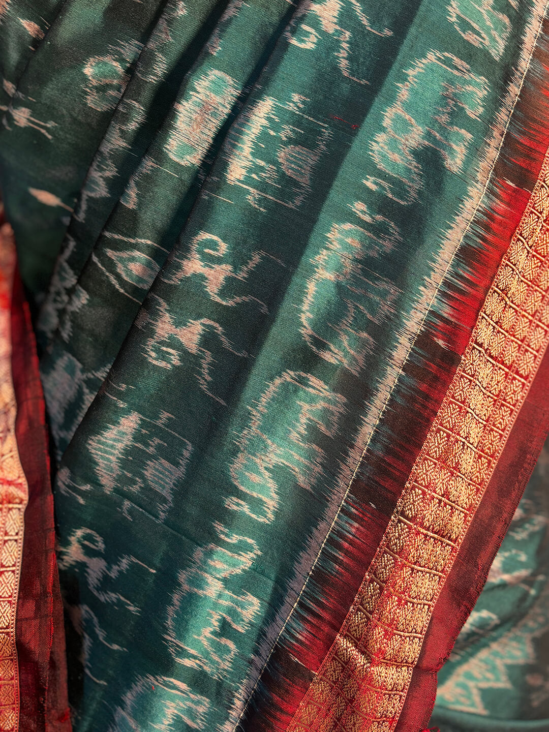 HANDWOVEN GREEN AND RED SAMBALPURI PATA SAREE