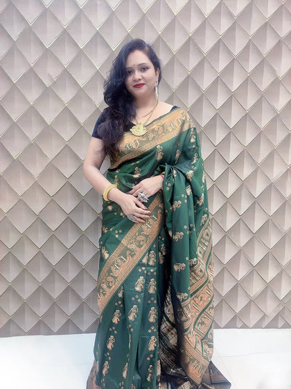 Green Kanjeevaram Silk Saree with Intricate Motifs & Beautiful Pallu