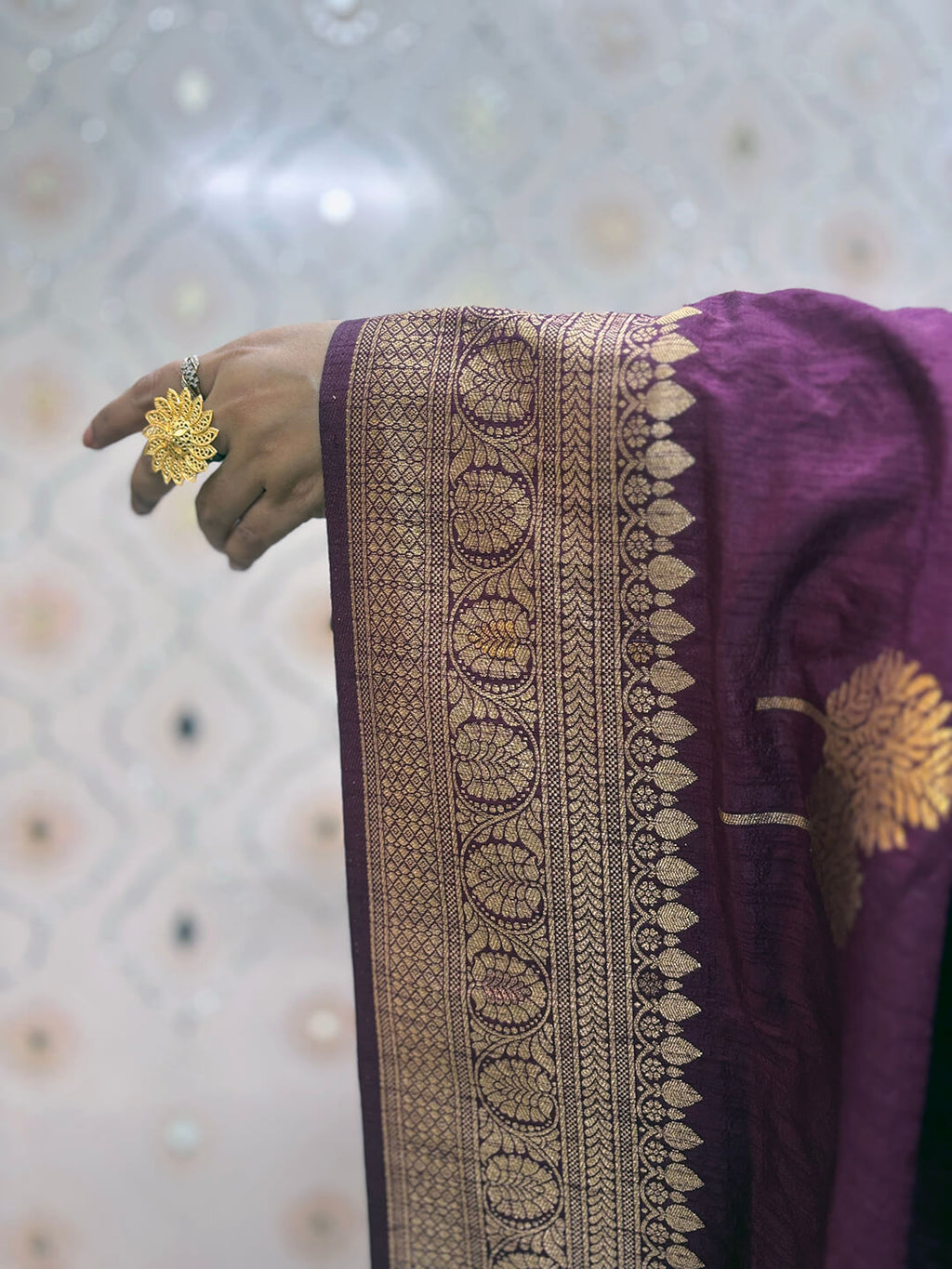 Mulberry Dola silk saree with zaree deatailing