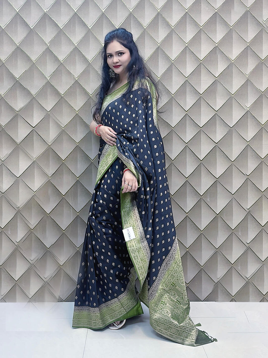 Nisharekha- Black & Green Woven Silk Saree with Heavy Pallu
