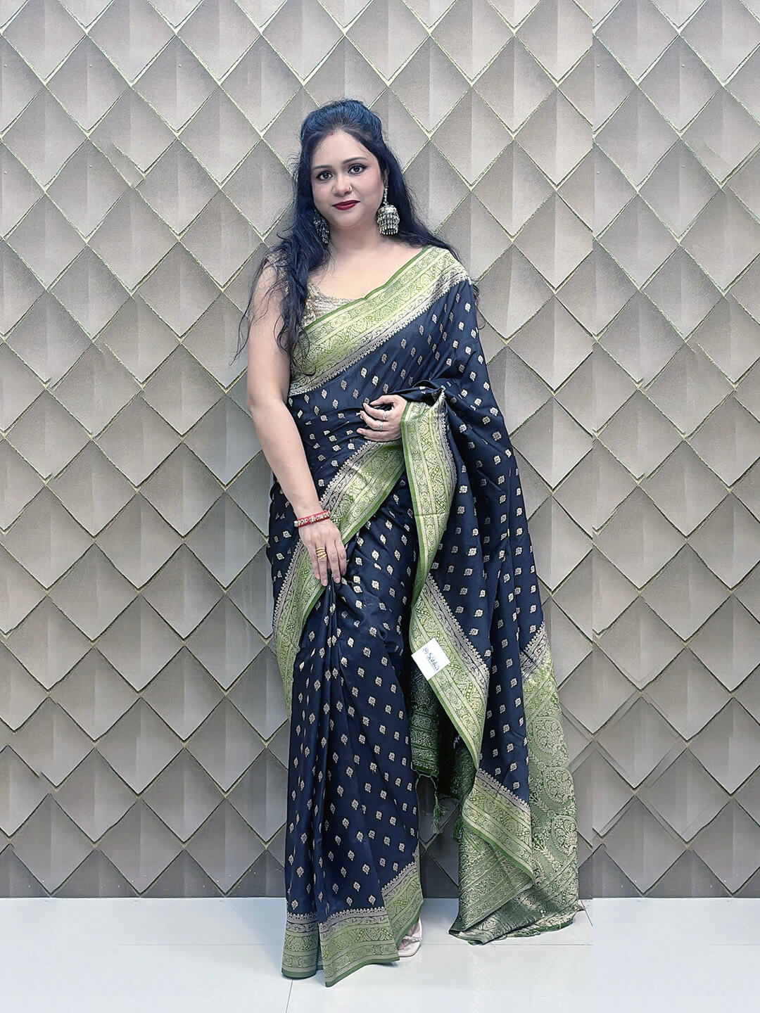 Nisharekha- Black & Green Woven Silk Saree with Heavy Pallu