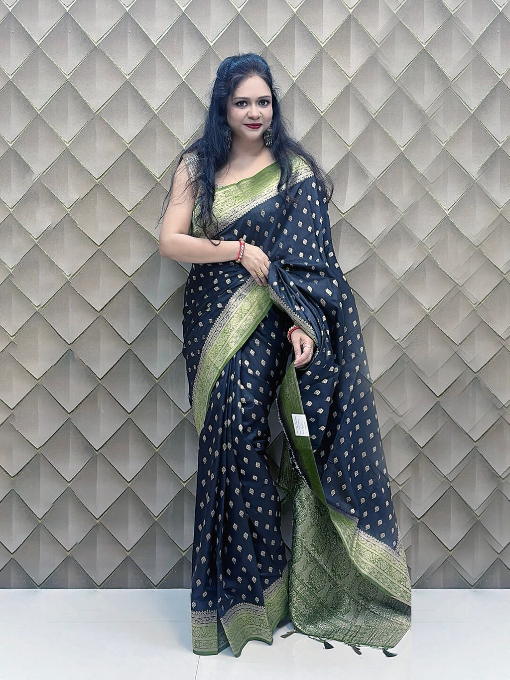 Nisharekha- Black & Green Woven Silk Saree with Heavy Pallu