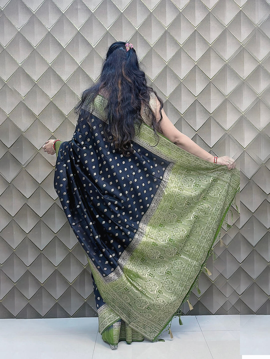 Nisharekha- Black & Green Woven Silk Saree with Heavy Pallu