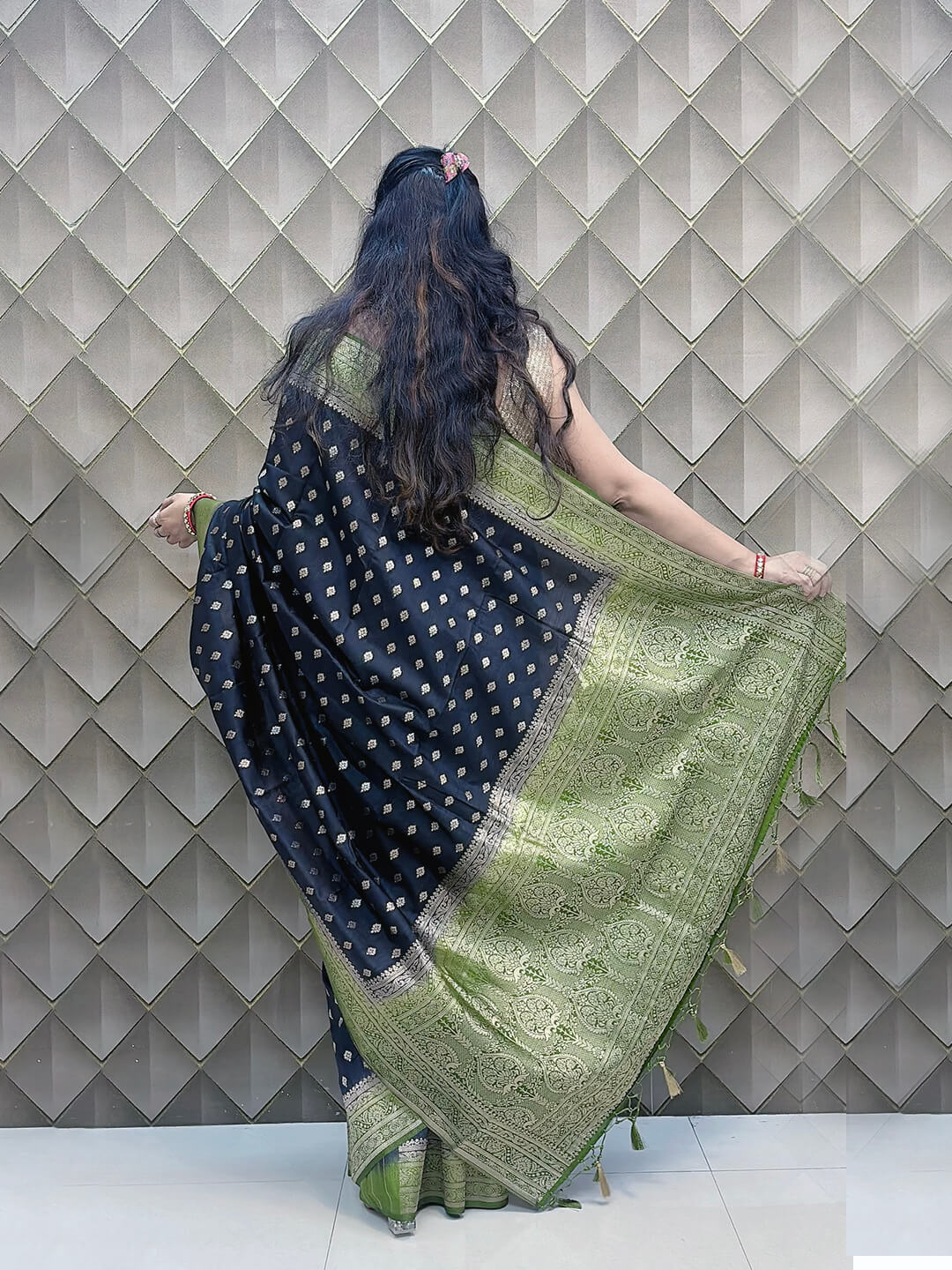 Nisharekha- Black & Green Woven Silk Saree with Heavy Pallu