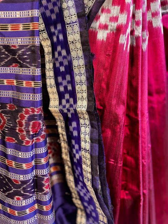 DARK PINK AND ELECTRIC BLUE PASAPALI SAMBALPURI  PATA SAREE