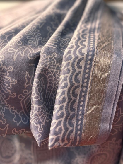 SILVER GREY CREPE SILK TRIBAL PRINT SAREE