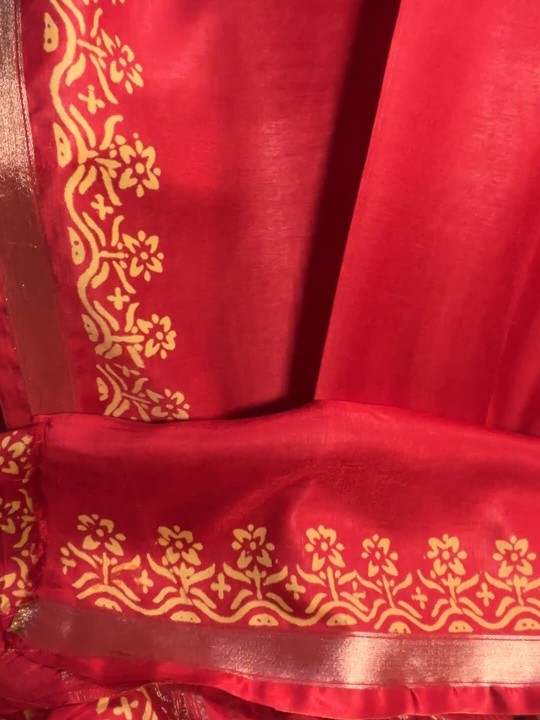 RED ETHNIC PRINT CREPE SILK SAREE