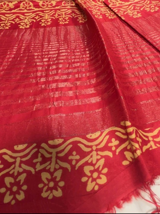 RED ETHNIC PRINT CREPE SILK SAREE