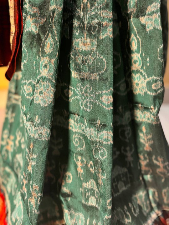 HANDWOVEN GREEN AND RED SAMBALPURI PATA SAREE