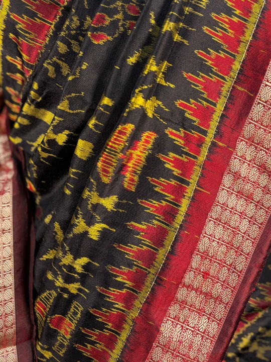 HANDWOVEN BLACK AND GOLDEN SAMBALPURI PATA SAREE