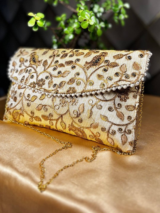 GOLDEN & GOLDEN EMBROIDERED CLUTCH